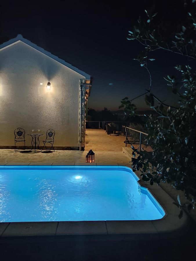 Secluded Holiday Home Heritage Postira Extérieur photo