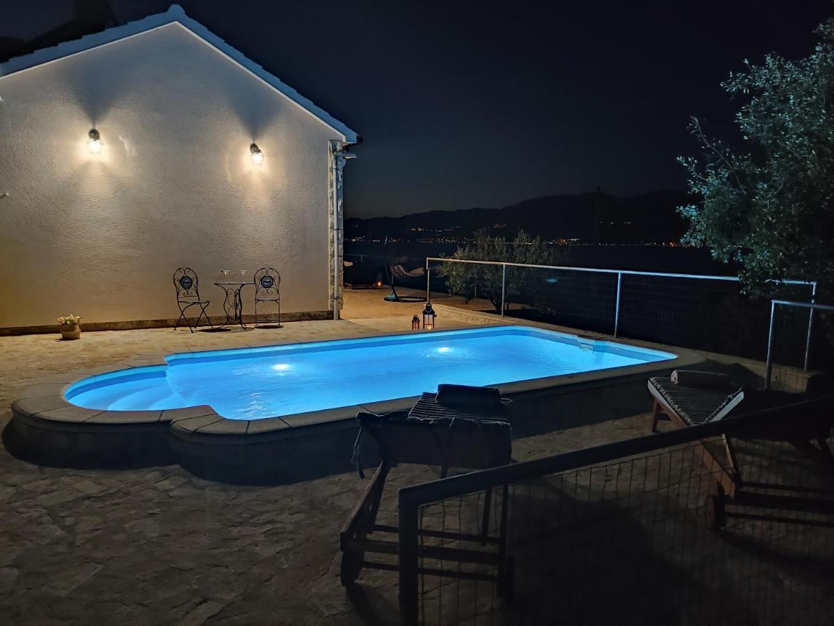 Secluded Holiday Home Heritage Postira Extérieur photo
